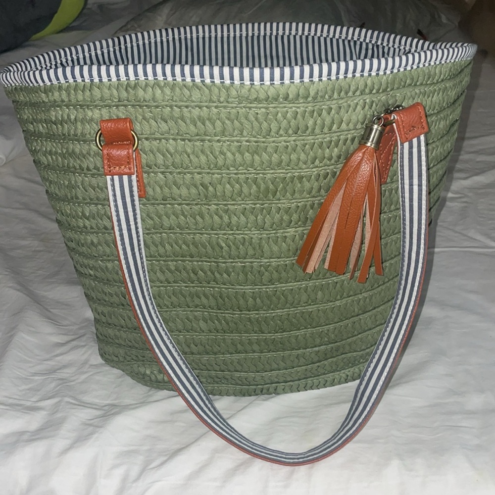 Large straw summer bag with top zipper, PU leather handles
